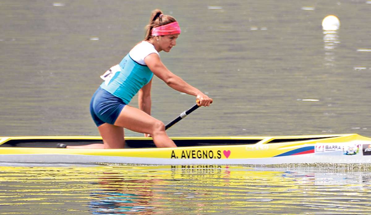 La palista ecuatoriana Anggie Avegno fue una de las mejores en el Sudamericano de canotaje y consigui&oacute; varias medallas para Ecuador. Foto: Cortes&iacute;a Ministerio del Deporte