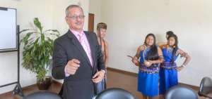 El alcalde de Santiago de M&eacute;ndez visit&oacute; Quito junto con miembros de la nacionalidad Huaorani para invitar a las fiestas de fundaci&oacute;n.