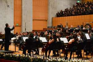 En abril pasado, la Orquesta Sinf&oacute;nica interpret&oacute; Carmina Burana, con un ensamble de 180 coreutas. Foto: Santiago Aguirre / El Tel&eacute;grafo