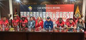 La presidente Luc&iacute;a Vallecilla mostr&oacute; a Pedro Qui&ntilde;&oacute;nez, H&oacute;lger Matamoros, Juan Carlos Paredes, Henry Qui&ntilde;&oacute;nez y Nicol&aacute;s D&aacute;vila para reforzar la plantilla.