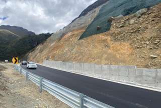 El km 49 de la vía Cuenca – Molleturo – El Empalme registraba derrumbes frecuentes desde el 2021.