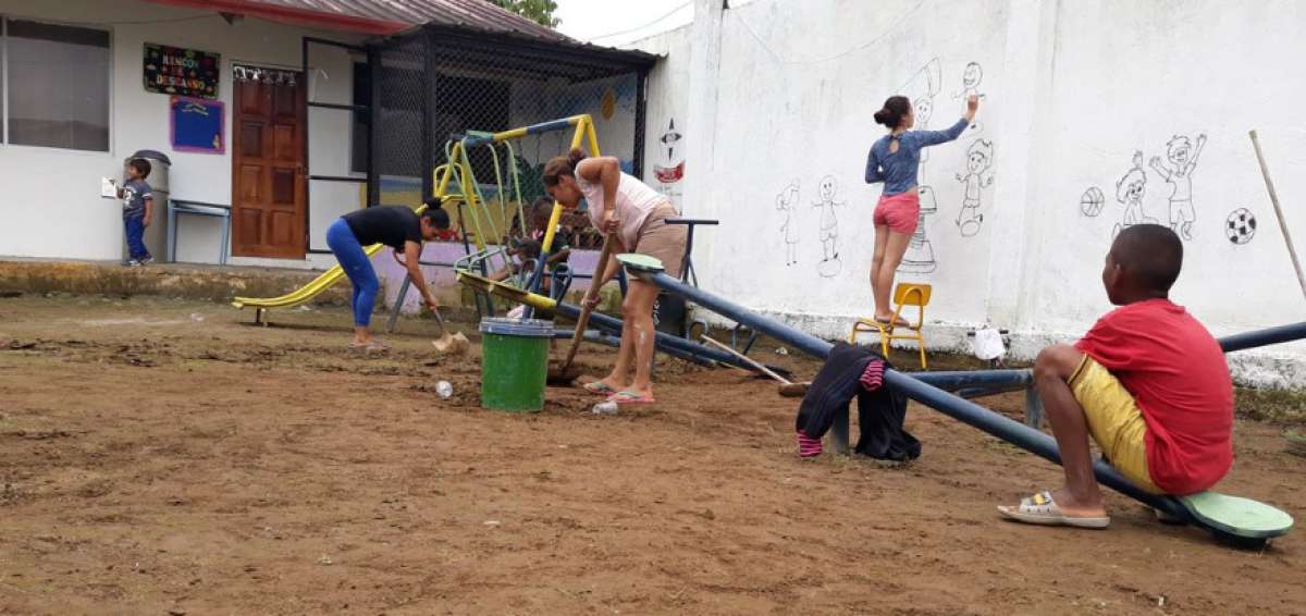 Alrededor de 120 mil familias participaron en la 'Mega Minga por la Ternura'