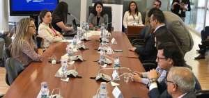 Comisi&oacute;n legislativa no logra acuerdo para elegir a su presidenta