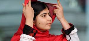 Malala tom&oacute; la bandera de la defensa del derecho de las ni&ntilde;as a ir a la escuela. 