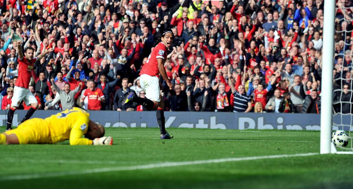 Radamel Falcao anot&oacute; su primer gol con el Manchester United. Foto: AFP