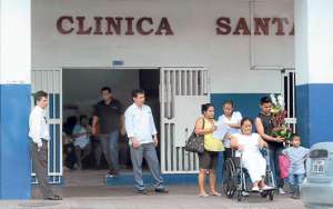Los afiliados al IESS contin&uacute;an recibiendo atenci&oacute;n en los hospitales particulares. Foto: Miguel Castro.