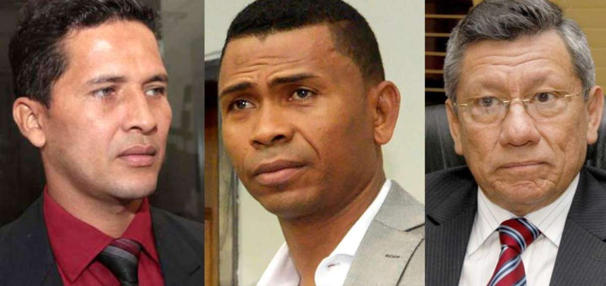 De izquierda a derecha: Luis Muentes, presidente de &Aacute;rbitros. Iv&aacute;n Hurtado, presidente de la AFE. Carlos Villac&iacute;s, presidente de la FEF.