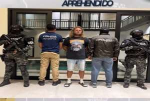 Las autoridades sostienen que el Polaco habr&iacute;a servido como enlace entre la mafia albanesa, organizaciones criminales ecuatorianas y grupos irregulares de Colombia para el env&iacute;o de droga hacia Europa.