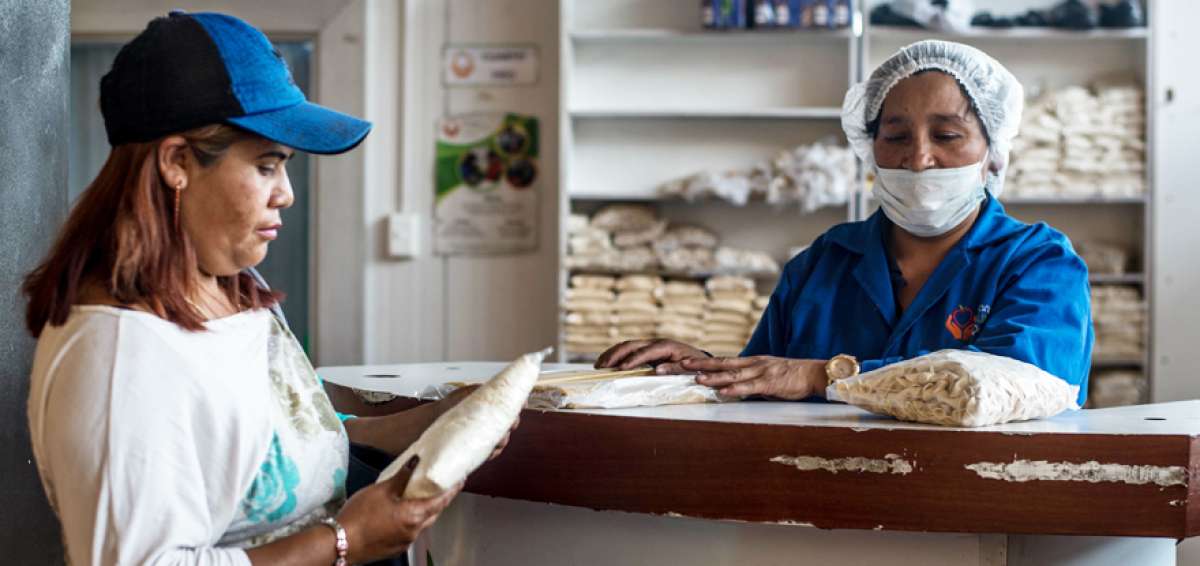 En sus inicios, en 2003, el Banco de Alimentos asist&iacute;a a 300 personas en la capital del pa&iacute;s.