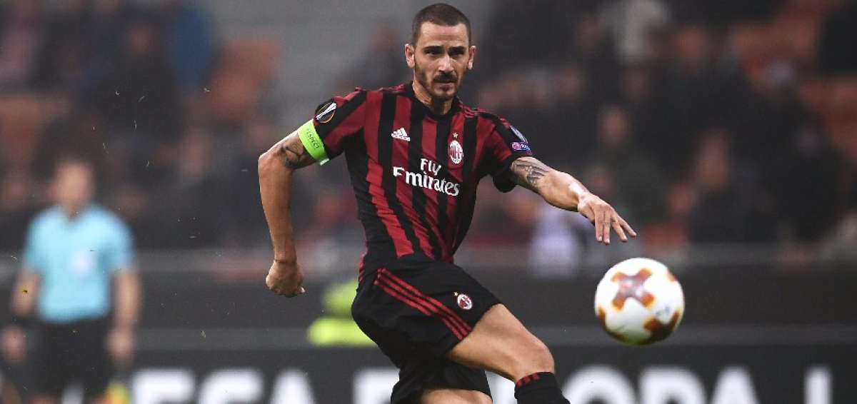 Bonucci expulsado en el Milan-G&eacute;nova tras recurrir al VAR