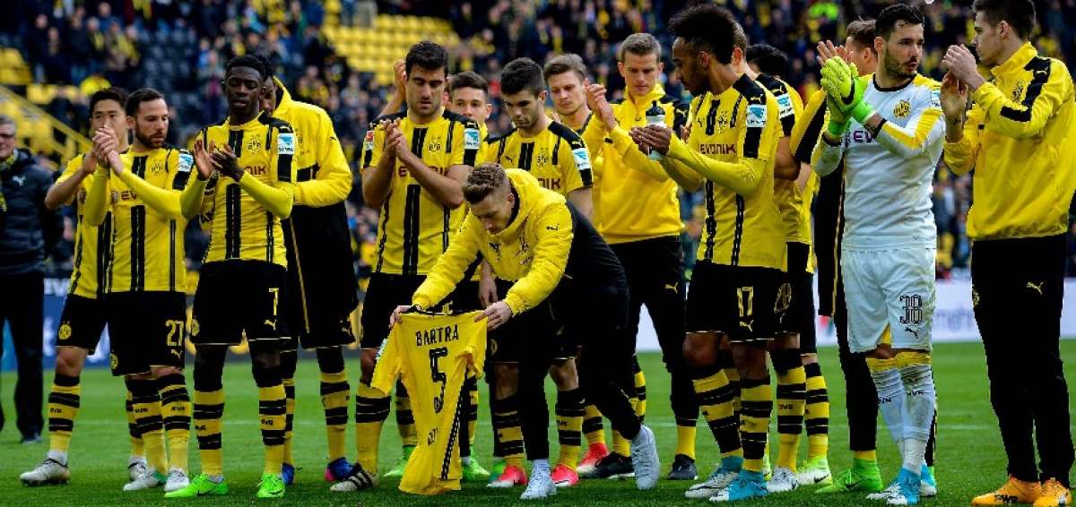 Borussia Dortmund logra su primer triunfo tras la explosi&oacute;n cerca de su bus