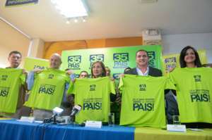 Miembros de la directiva de AlianzaPAIS presentaron el pasado 27 de marzo la segunda etapa de la campa&ntilde;a de carnetizaci&oacute;n en la sede de la organizaci&oacute;n. Foto: &Aacute;lvaro P&eacute;rez / El Tel&eacute;grafo