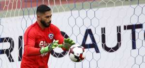 Jhonny Herrera debut&oacute; con la selecci&oacute;n chilena en un amistoso contra Turqu&iacute;a en 2002, que el ahora campe&oacute;n sudamericano perdi&oacute; por 2-0.  