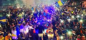 La primera avanzadilla de hinchas de River y Boca ya viaja a Madrid