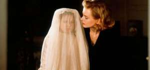 Nicole Kidman protagoniz&oacute; The Others en 2001, pel&iacute;cula taquillera. 