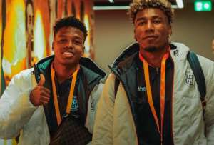 Kevin Rodr&iacute;guez (derecha) no fue considerado para el juego con Pa&iacute;ses Bajos.