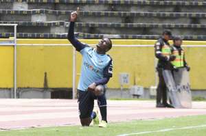 Armando Wila marc&oacute; dos dianas esta tarde y es el goleador del torne local con 7 tantos. Foto: API