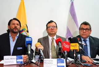 El ministro Bernando Manzano (centro) gestionó el acuerdo con los cañicultores.