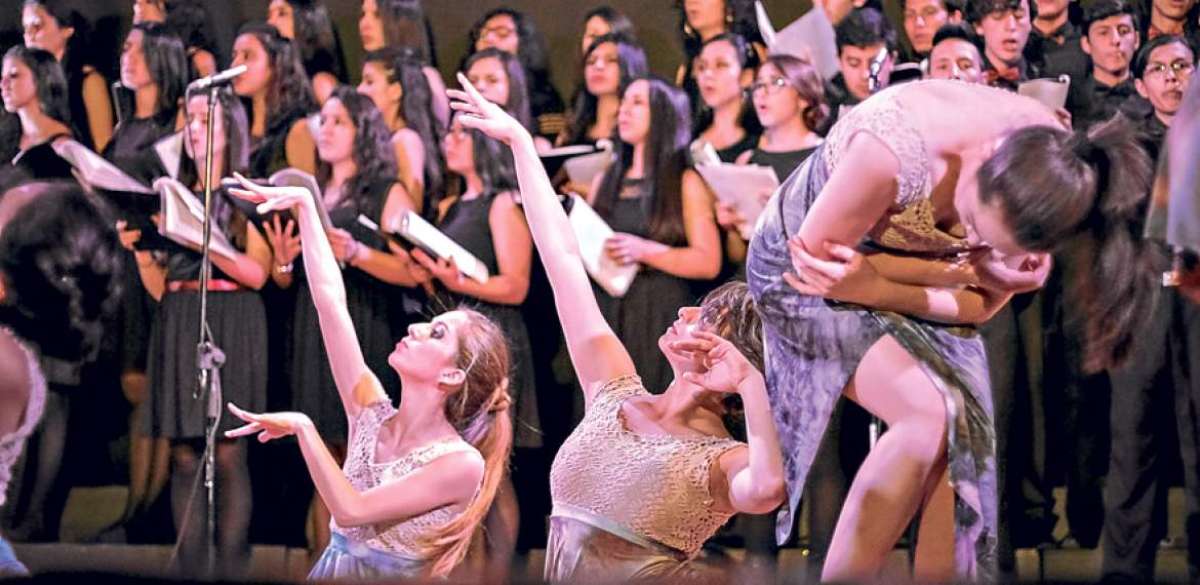 La cubana Carmen V&aacute;zquez vino a Cuenca para ense&ntilde;ar danza a muchas jovencitas de la ciudad.