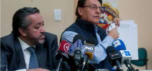 Fernando Villavicencio (d) y Ramiro Garc&iacute;a, durante la rueda de prensa. 