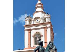 Los sectores p&uacute;blico y privado fomentan el turismo en Loja