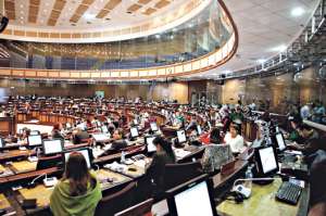 El documento fue entregado ayer en la Asamblea Nacional. La Comisi&oacute;n de Soberan&iacute;a Alimentaria prev&eacute; analizarlo hoy a las 14:00. Foto: Cortes&iacute;a Asamblea Nacional.