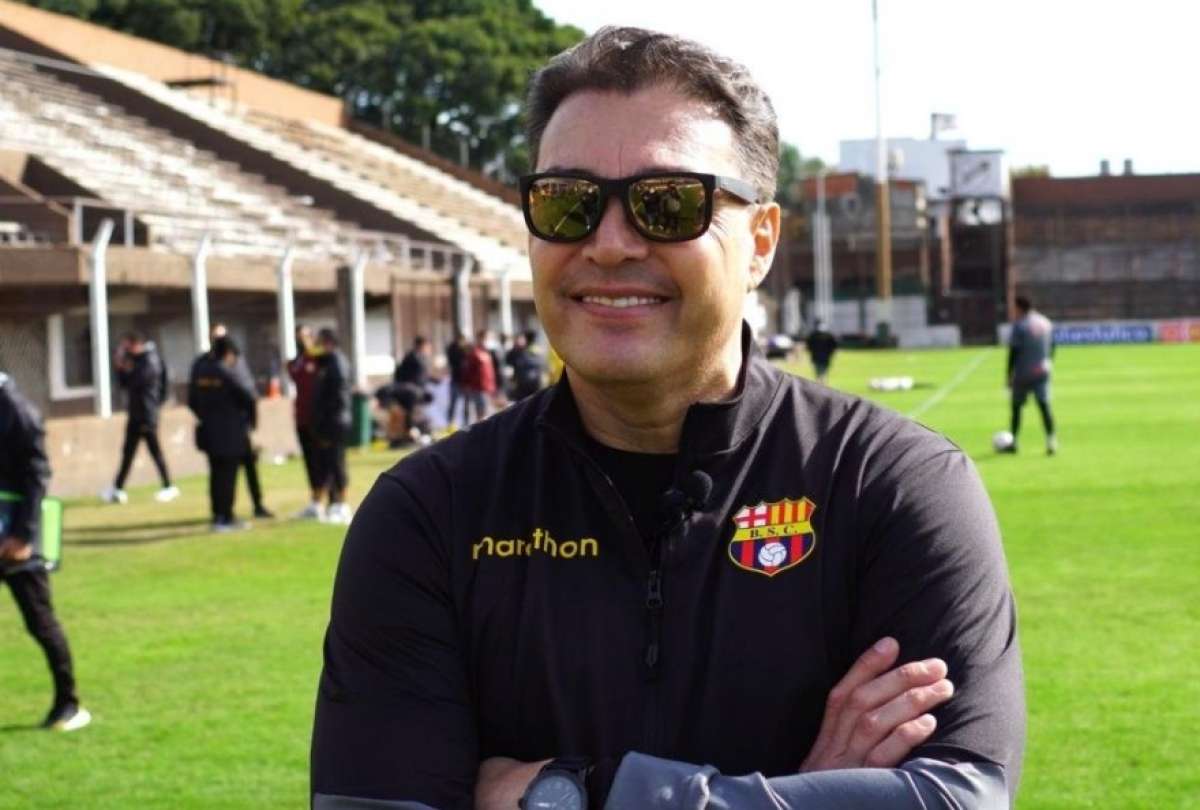 Carlos Alfaro Moreno afirma que ya no le convence Fabi&aacute;n Bustos
