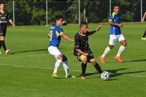 Luis Fernando Saritama jug&oacute; en el choque ante los brasile&ntilde;os. Foto: @esportche