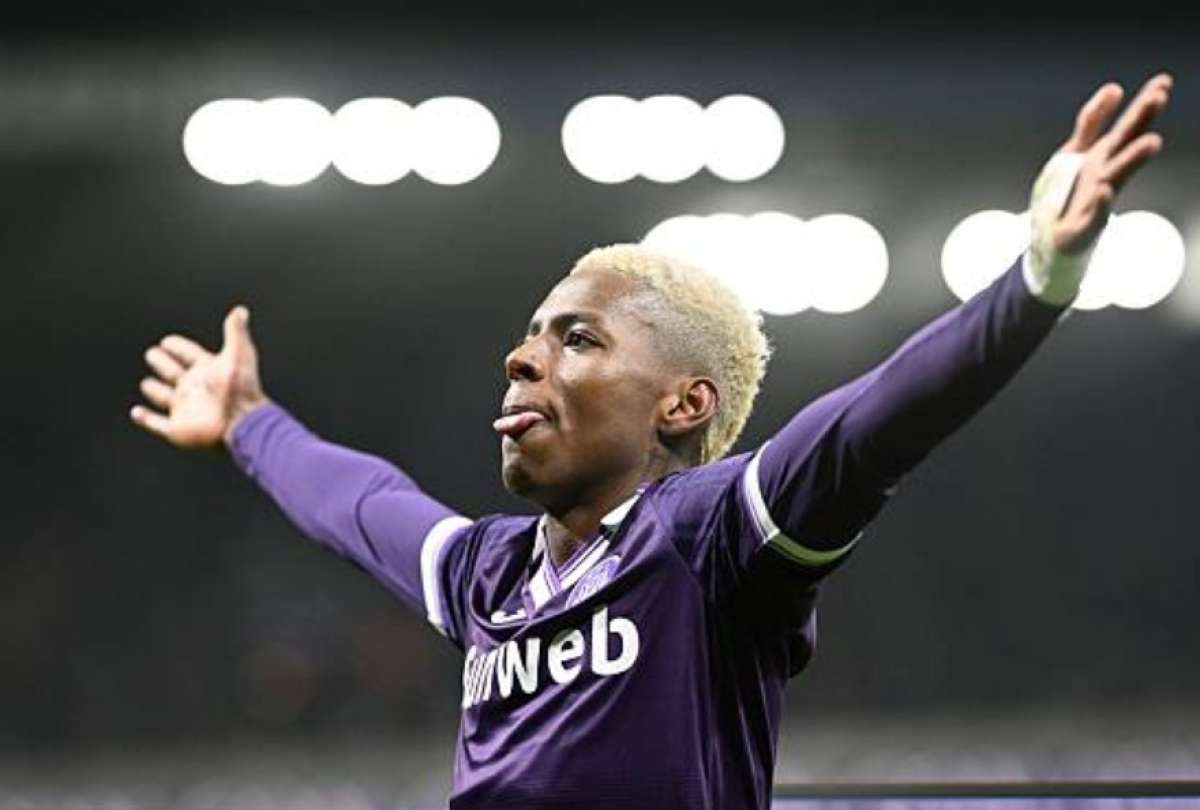 Nilson Angulo jugar&aacute; en la Premier League