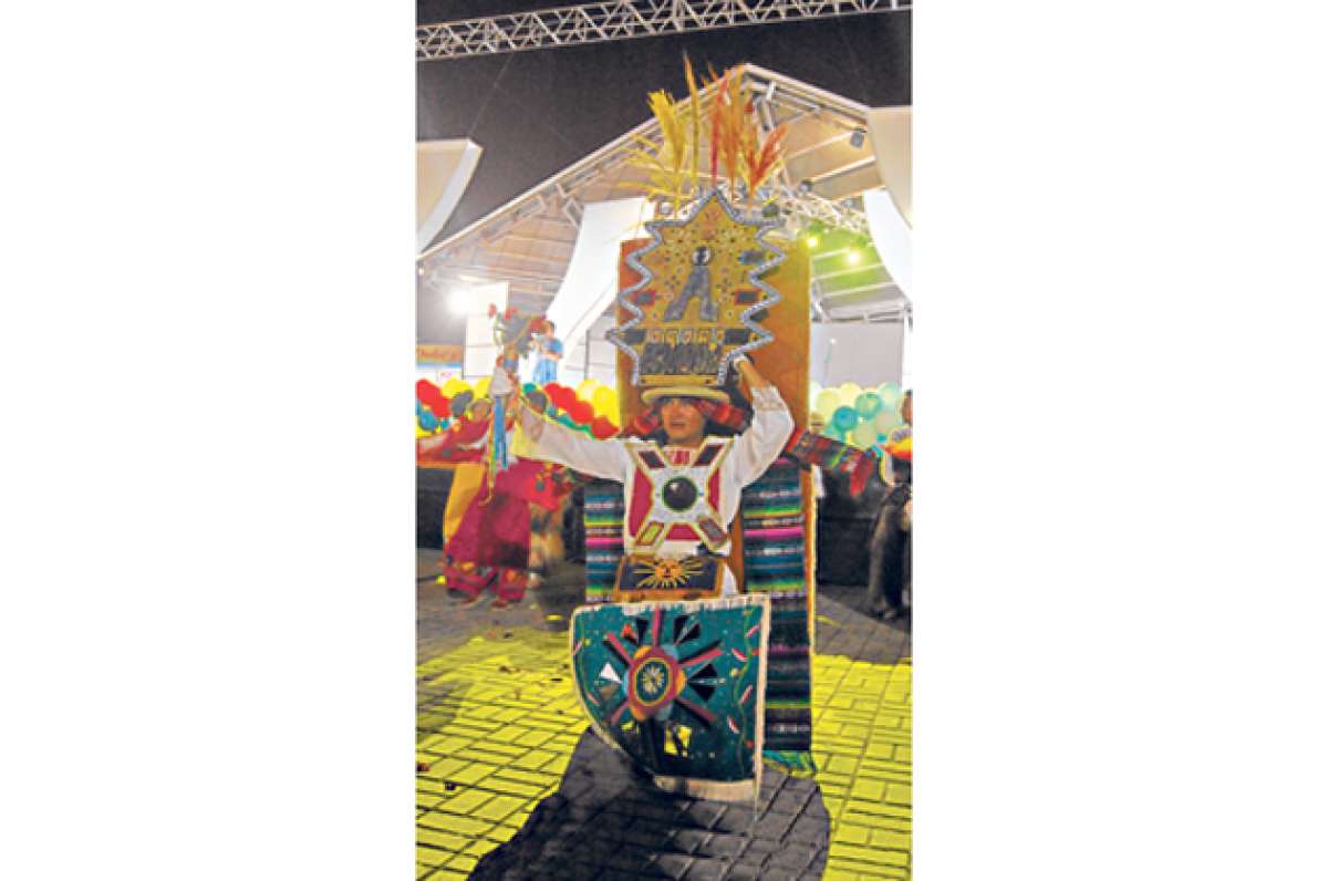 El Danzante de Pujil&iacute; representa la fuerza, la riqueza de la tierra y que a trav&eacute;s del baile rinde homenaje a la Pachamama. Foto: Cortes&iacute;a