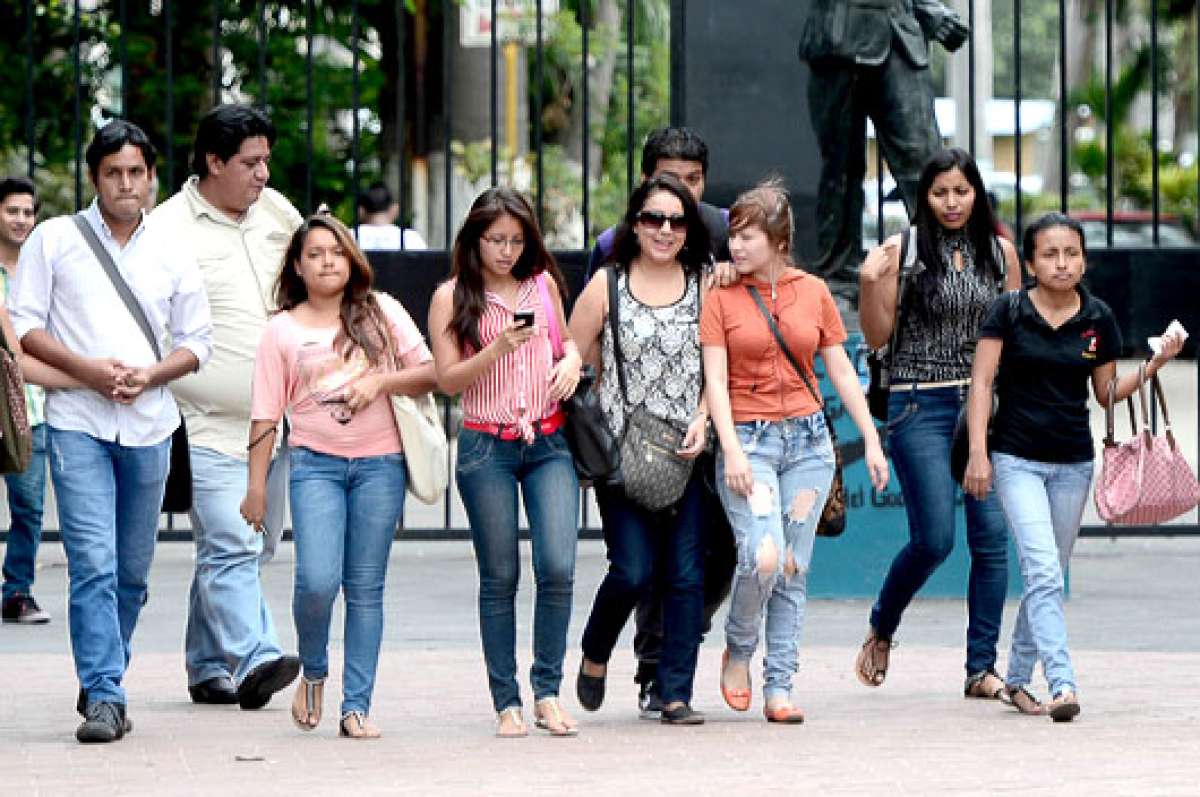 La facultad de Filosof&iacute;a de la UG alberga el mayor n&uacute;mero de estudiantes mujeres: 12.146. Y solo 5 f&eacute;minas en puestos directivos. Foto: William Orellana 