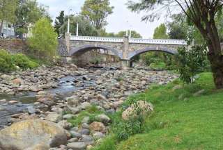 SUM: Las lluvias registradas en las últimas horas no son suficientes para normalizar los caudales de los ríos en Cuenca. 