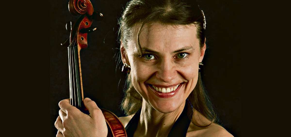 La concertista Lana Greco, nacida en Rusia, realiz&oacute; sus estudios musicales superiores en el Conservatorio Kotlarevsky de J&aacute;rkov.