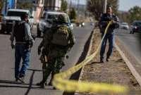 Un grupo armado atacó a una familia en una carretera de México. 
