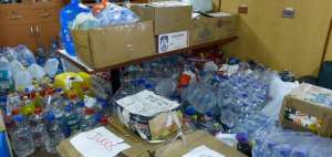 Embotelladoras facilitan a los donantes la distribuci&oacute;n de l&iacute;quidos a los afectados