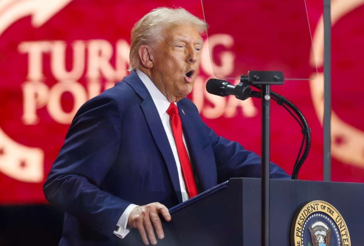 Donald Trump se burla de las 