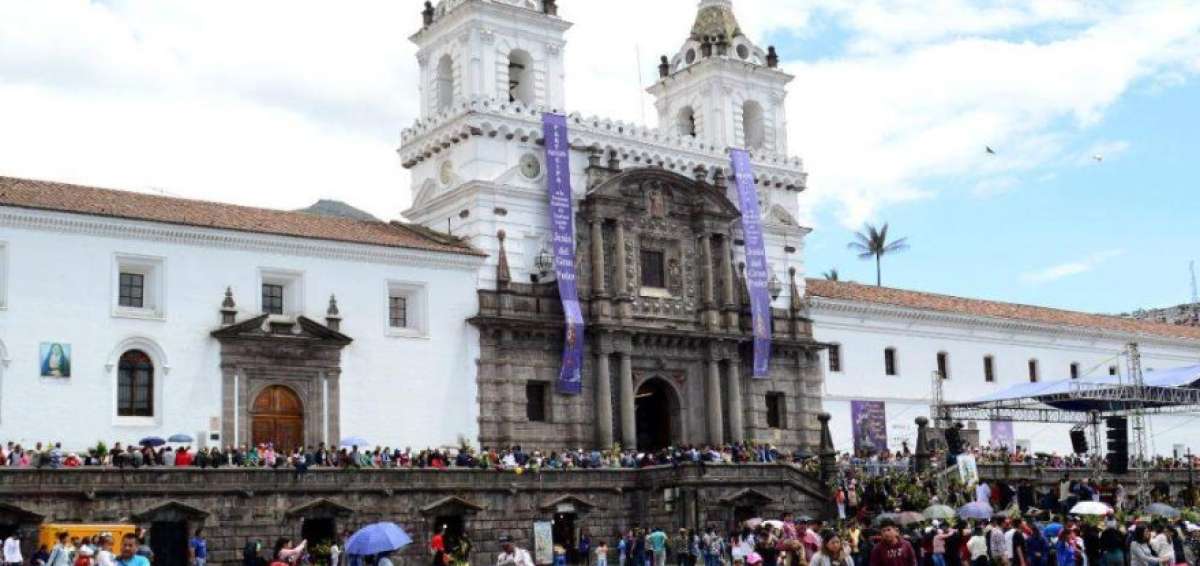 La iglesia de San Francisco es una de las principales de Quito.