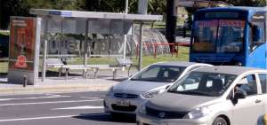 La primera parada, cuya instalaci&oacute;n fue completada por la empresa argentina Sarmiento S.A., se ubica en el lado oriental del parque La Carolina.