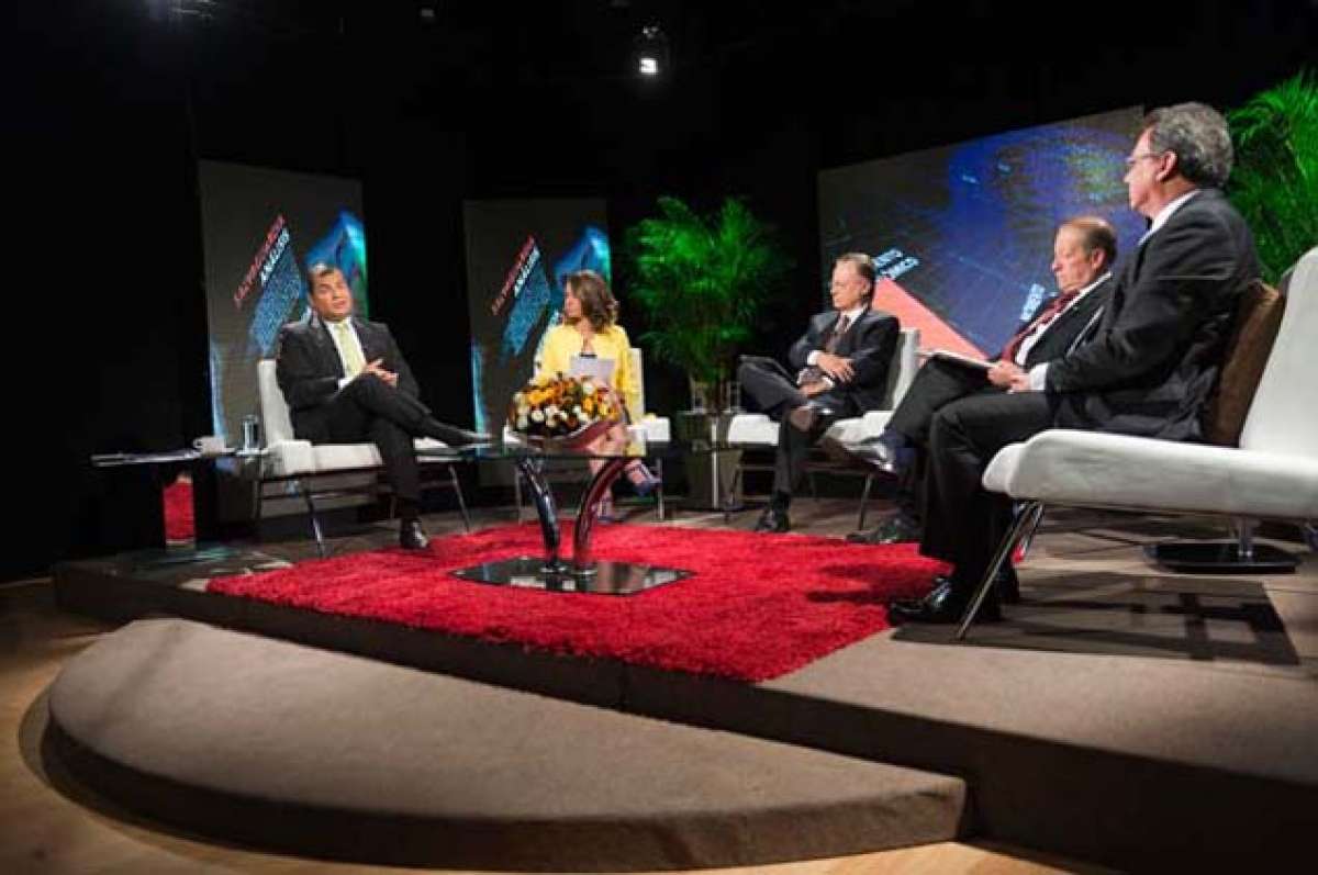 Rafael Correa, presidente de la Rep&uacute;blica, habl&oacute; sobre el momento econ&oacute;mico del pa&iacute;s: salvaguardias, plusval&iacute;a, herencias, entre otros. Foto: John Guevara.