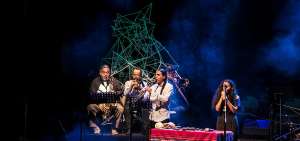&rarr;Ada, Nicol&aacute;s, Miguel y Lucho Oquendo integran el taller.