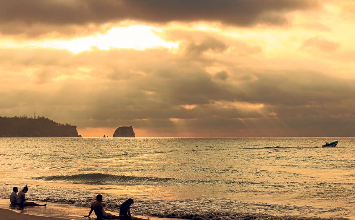 Los turistas buscan el calor playero