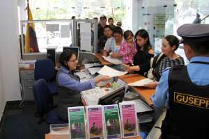 Se atiende de forma personal a 11.054 contribuyentes que se acercan a las ventanillas del SRI del pa&iacute;s. Foto: Archivo / El Tel&eacute;grafo