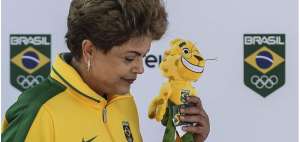Rousseff convoc&oacute; a los 204 millones de brasile&ntilde;os a pelear la guerra contra el mosquito transmisor del zika.