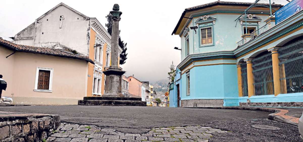 La conjunci&oacute;n del tramo final de la calle Rocafuerte con la plazoleta circular dio lugar al nombre de &lsquo;Mama Cuchara&rsquo; con el que se conoce a la zona. Foto: &Aacute;lvaro P&eacute;rez/ El Tel&eacute;grafo