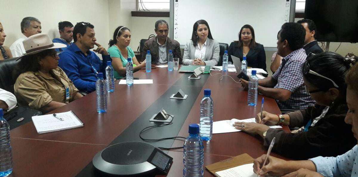 La ministra de Agricultura, Vanessa Cordero, dijo a los productores que la entrega de cr&eacute;ditos de BanEcuador ser&aacute; m&aacute;s oportuna.