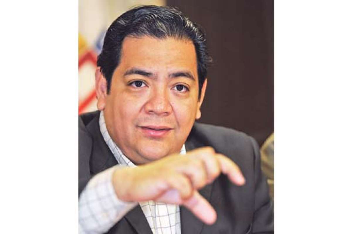 Luis Valverde Z&uacute;&ntilde;iga. Especializaci&oacute;n en  econom&iacute;a agr&iacute;cola en Estados Unidos. Cargo actual: Viceministro de Agricultura desde  2012