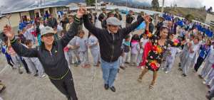 En San Miguel de Bol&iacute;var, la algarab&iacute;a del Carnaval invade escuelas y dem&aacute;s instituciones educativas tras la designaci&oacute;n e ingreso del Kauka Carnaval, personaje tradicional de esta celebraci&oacute;n.