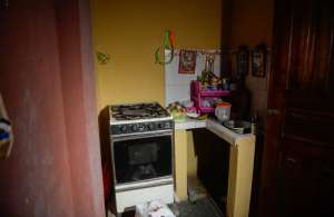La cocina donde se produjo la explosi&oacute;n del cilindro de gas, en una vivienda al norte de Quito. Foto: &Aacute;lvaro P&eacute;rez / EL TEL&Eacute;GRAFO