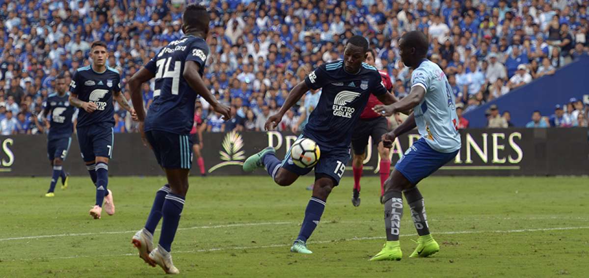 Con su doblete, Bryan Angulo sum&oacute; 22 tantos en el Campeonato Nacional.