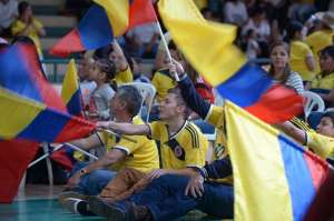 Los colombianos alentaron con euforia a la Selecci&oacute;n de su pa&iacute;s. Foto: Santiago Aguirre.